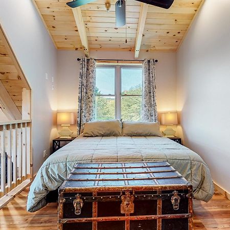 Rocky Top Jewel Cabin Park Settlement Bilik gambar